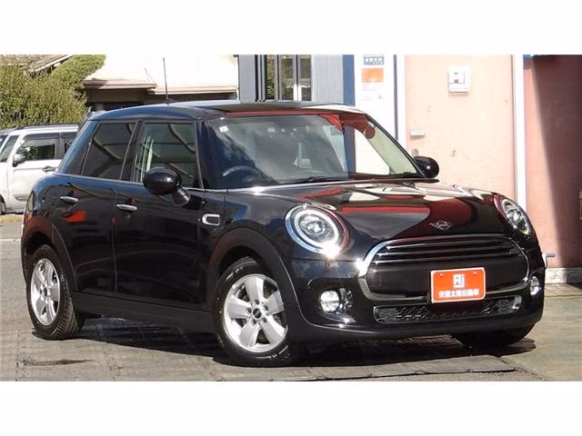 MINI HATCH