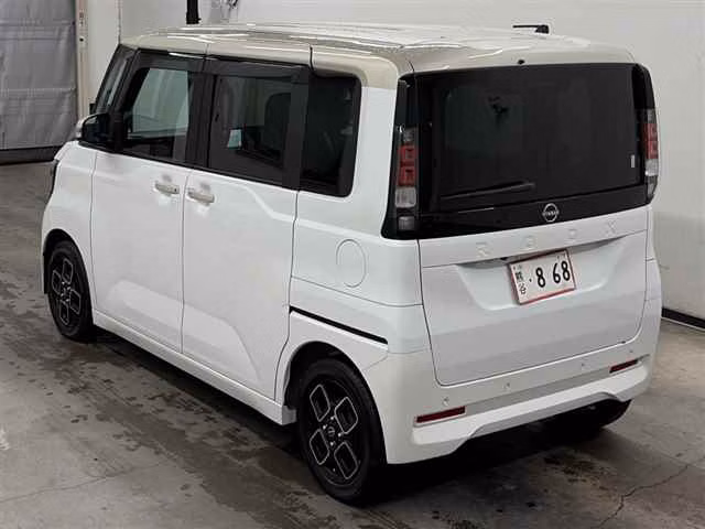 NISSAN ROOX
