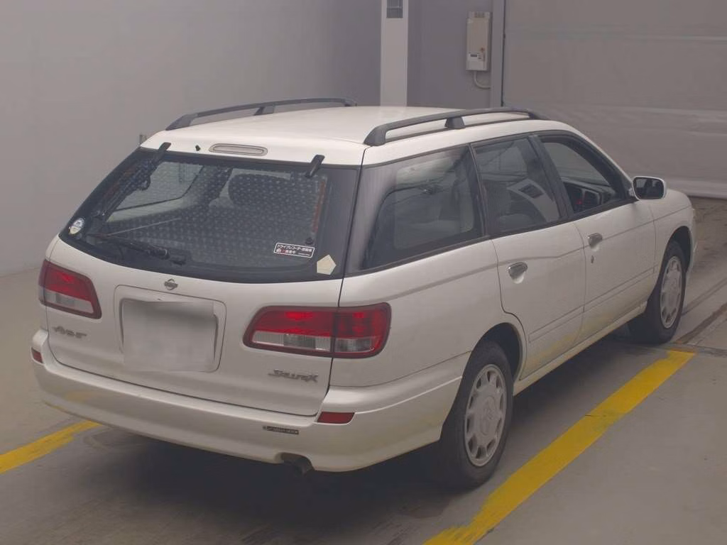 NISSAN AVENIR