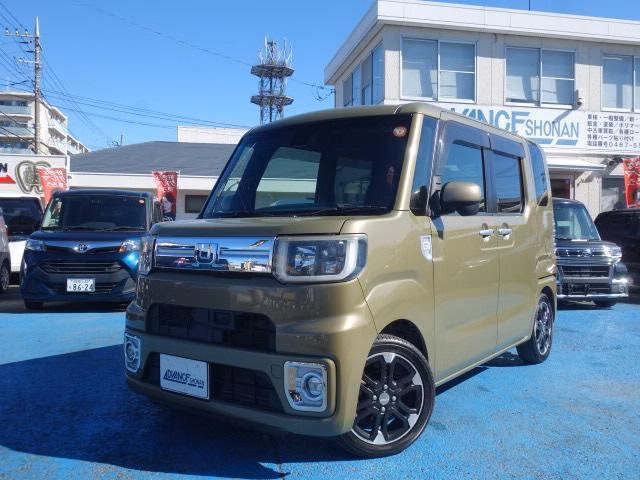 DAIHATSU WAKE