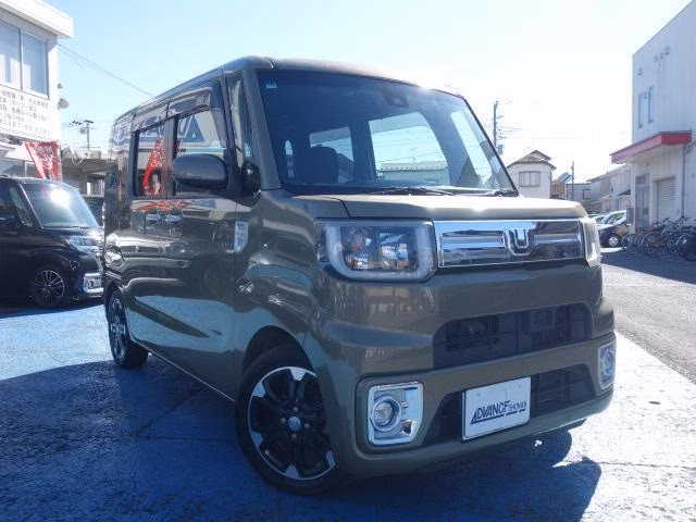 DAIHATSU WAKE