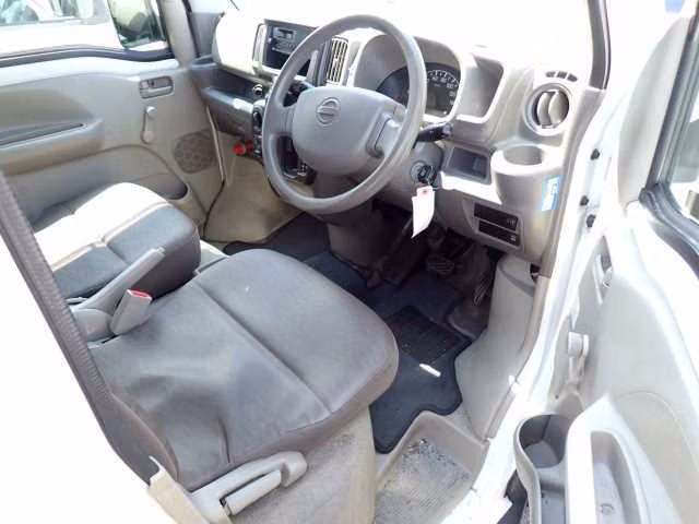 NISSAN NV100 CLIPPER