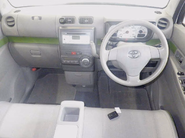 TOYOTA PIXIS SPACE