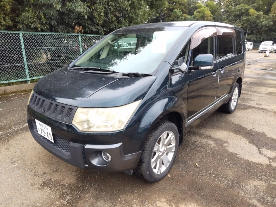 MITSUBISHI DELICA D:5