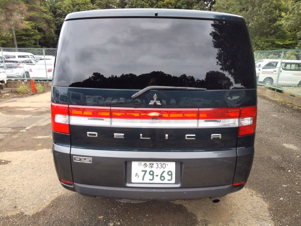 MITSUBISHI DELICA D:5