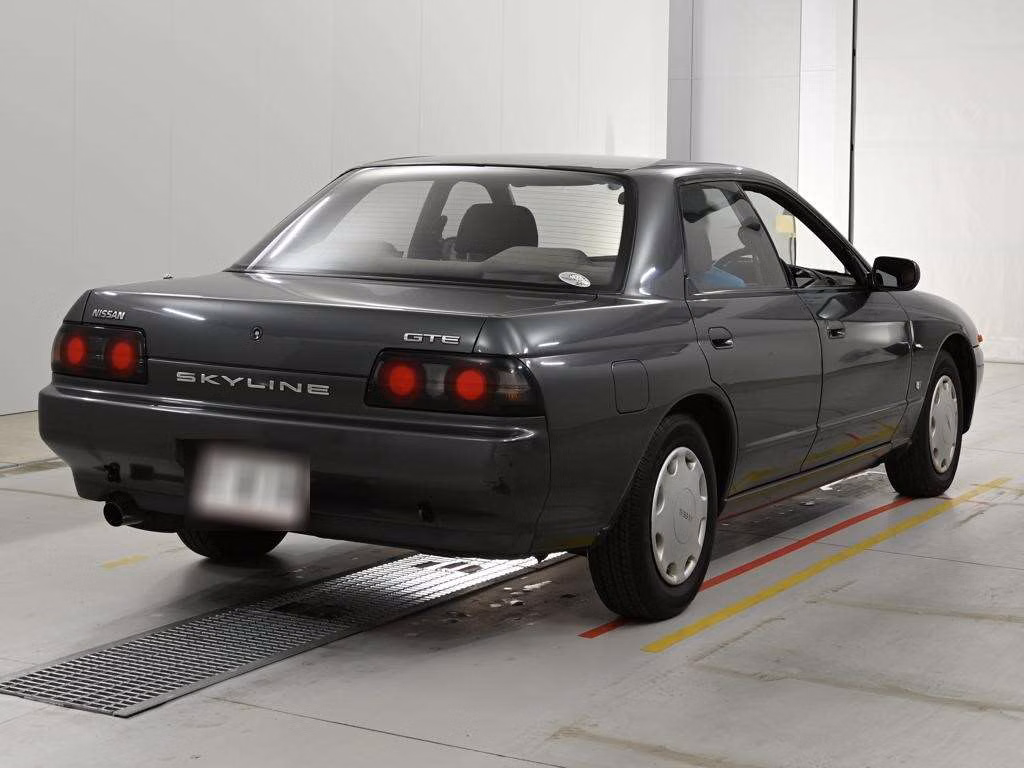 NISSAN SKYLINE