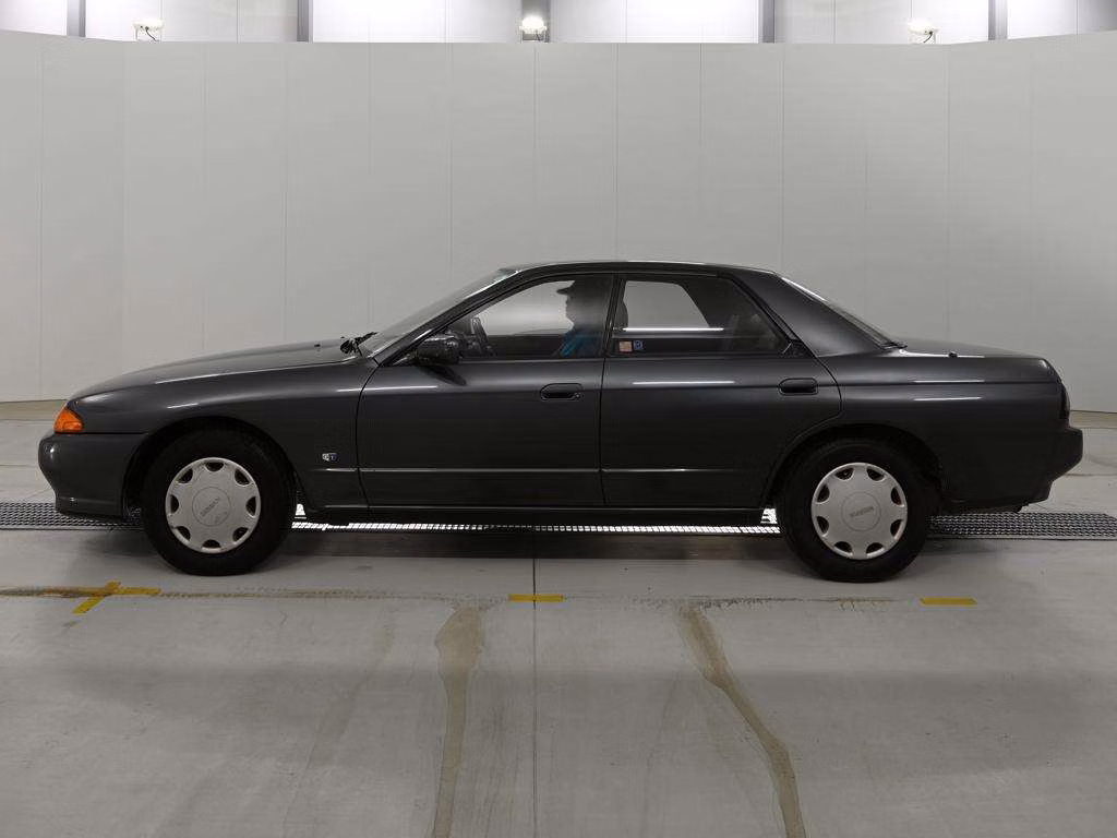 NISSAN SKYLINE