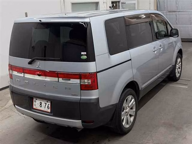 MITSUBISHI DELICA D:5