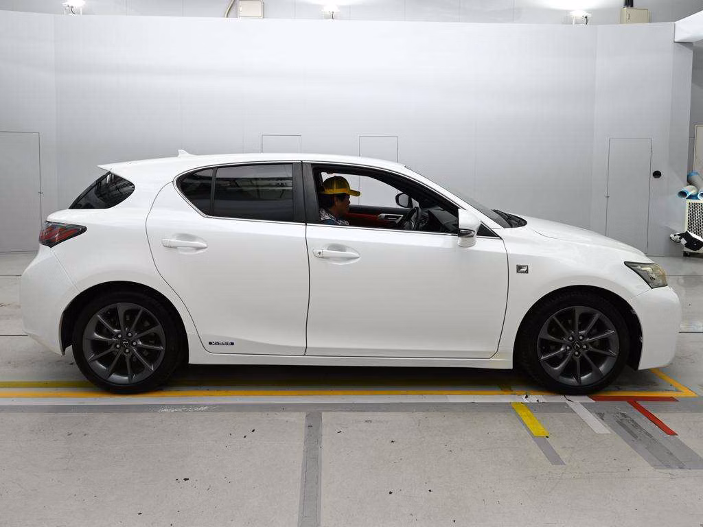 LEXUS CT200H
