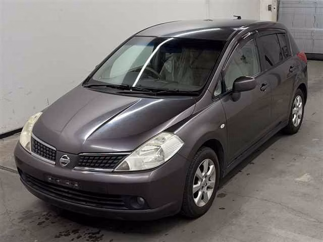NISSAN TIIDA