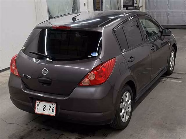 NISSAN TIIDA