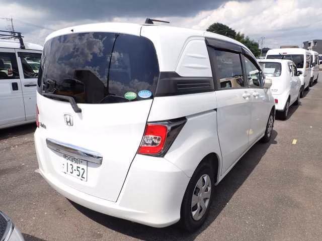HONDA FREED SPIKE