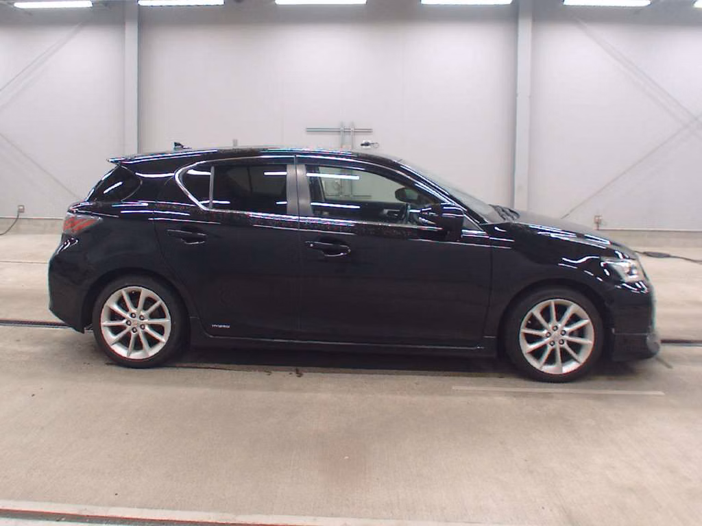 LEXUS CT200H