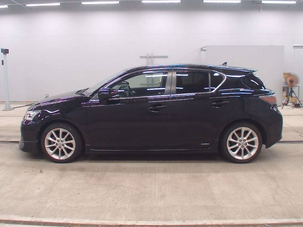 LEXUS CT200H