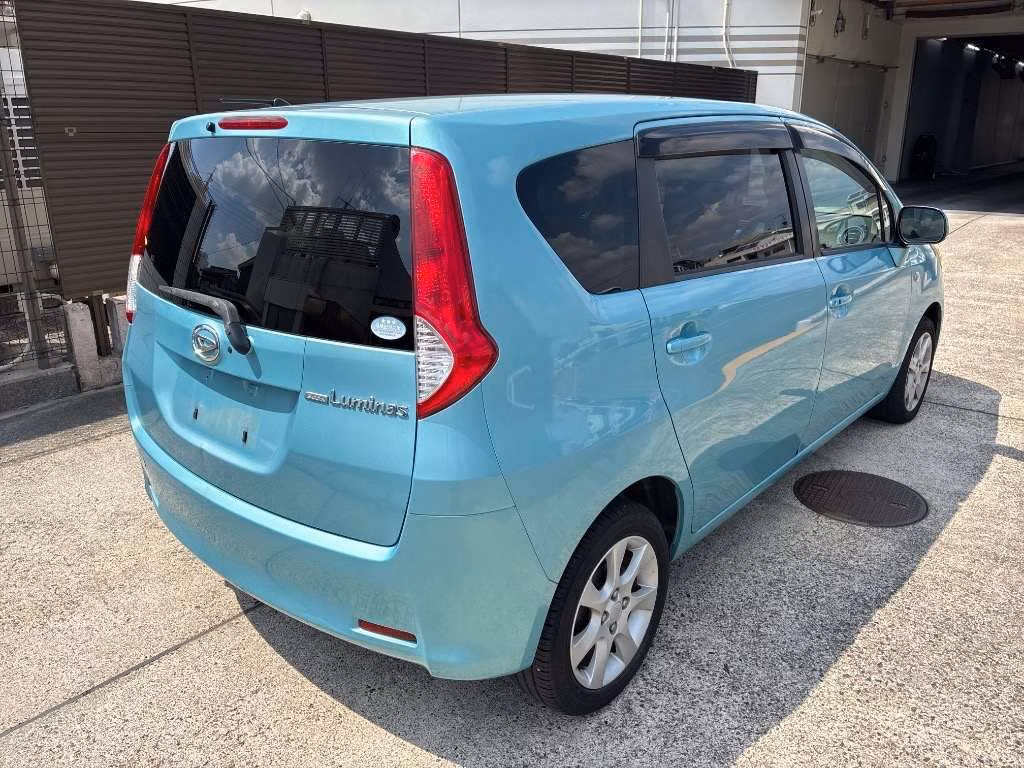 DAIHATSU BOON LUMINAS
