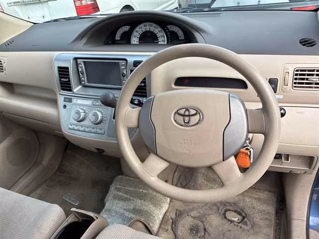 TOYOTA RAUM