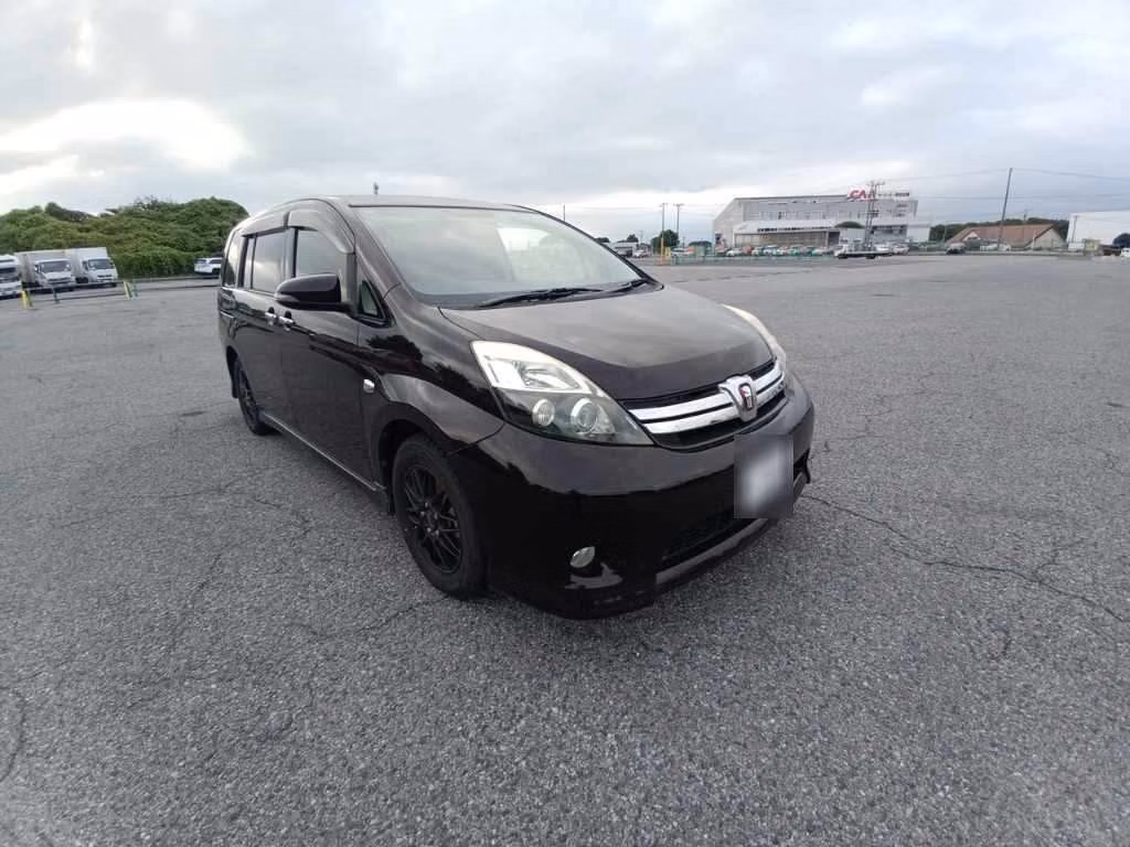 TOYOTA ISIS