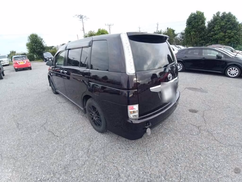 TOYOTA ISIS