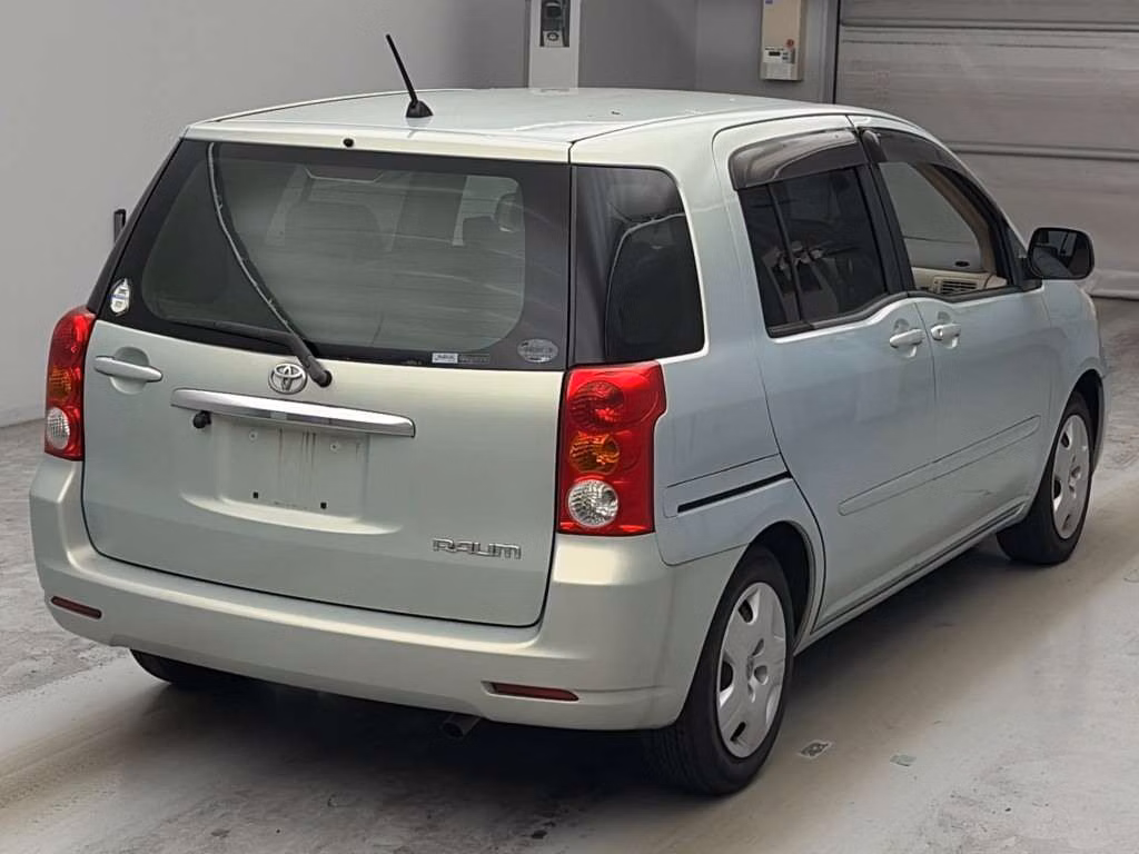 TOYOTA RAUM
