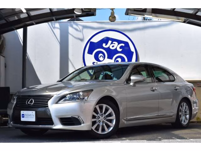 Lexus LS460