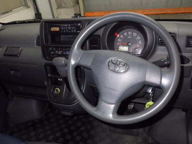 TOYOTA PIXIS VAN