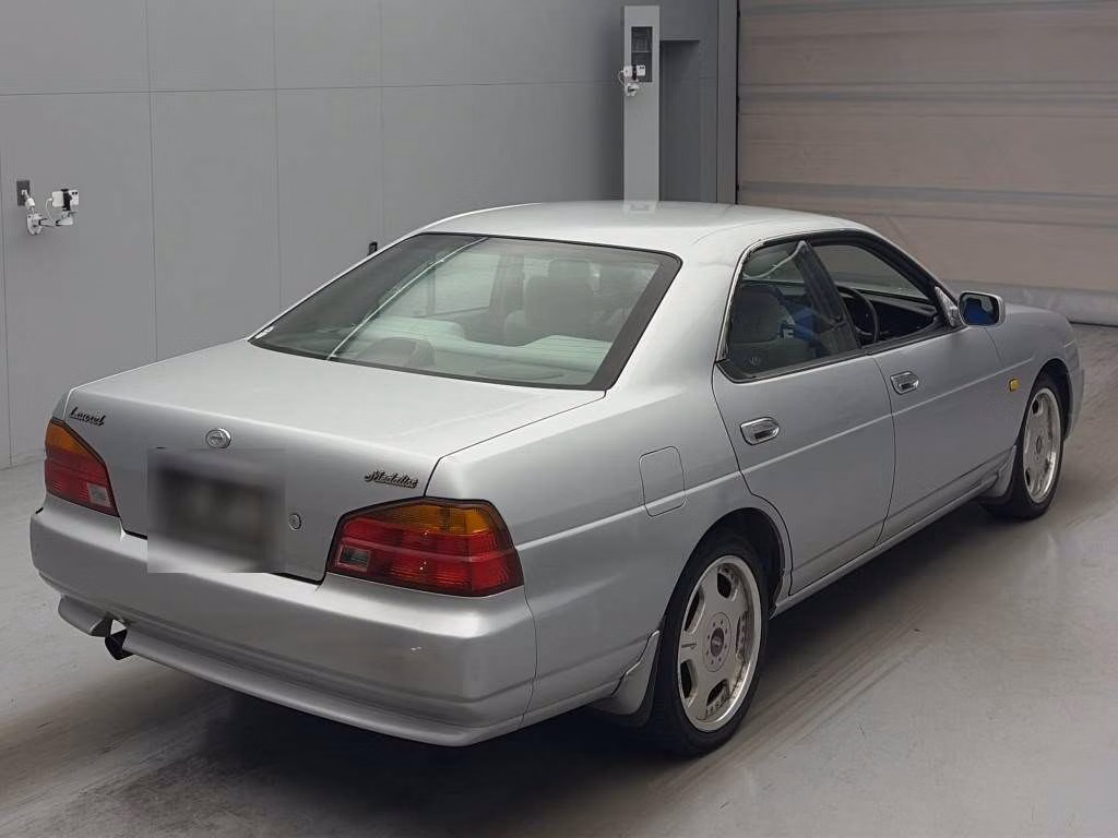 NISSAN LAUREL