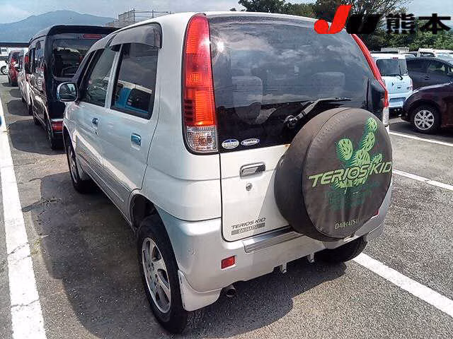 DAIHATSU TERIOS KID