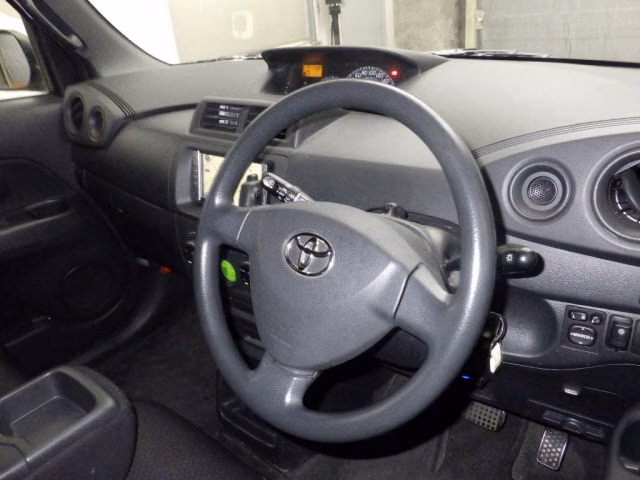 TOYOTA BB