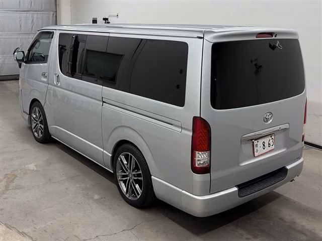 TOYOTA REGIUS ACE