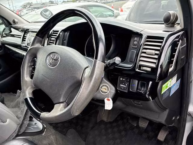 TOYOTA REGIUS ACE