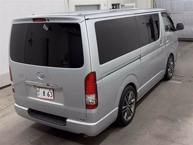 TOYOTA REGIUS ACE