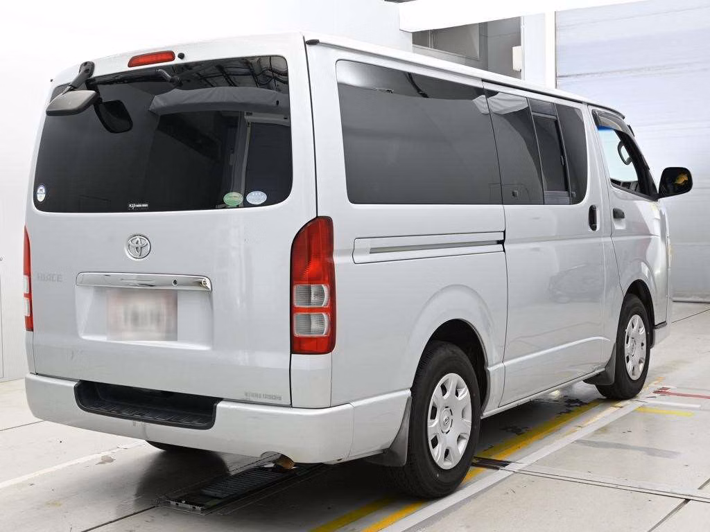 TOYOTA REGIUS ACE