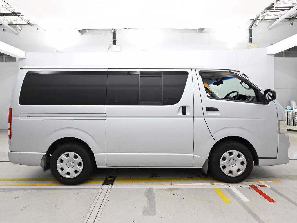 TOYOTA REGIUS ACE