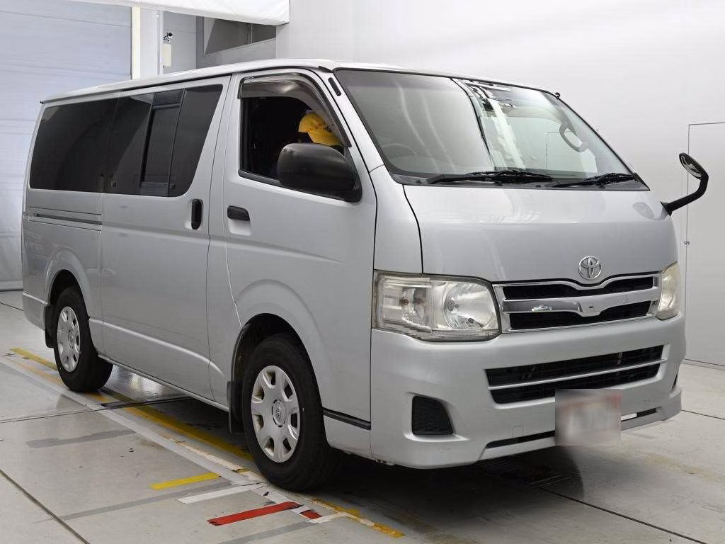 TOYOTA REGIUS ACE