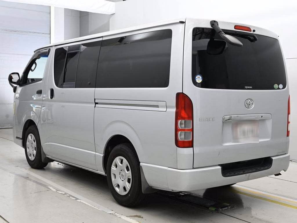 TOYOTA REGIUS ACE