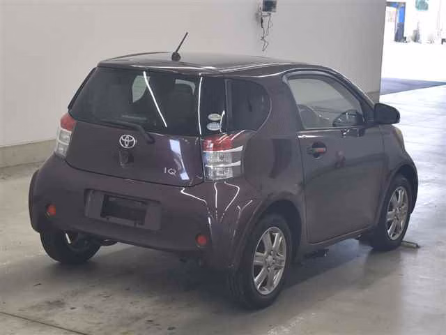 TOYOTA IQ