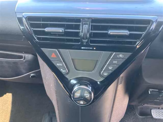 TOYOTA IQ