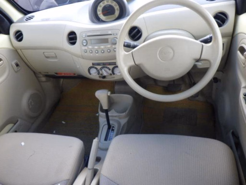 DAIHATSU ESSE