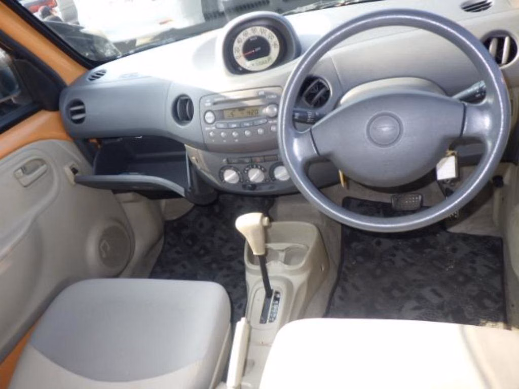 DAIHATSU ESSE