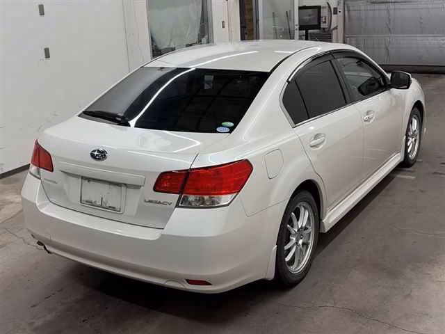 SUBARU LEGACY B4