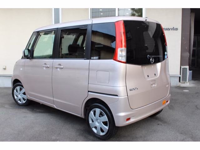 NISSAN ROOX