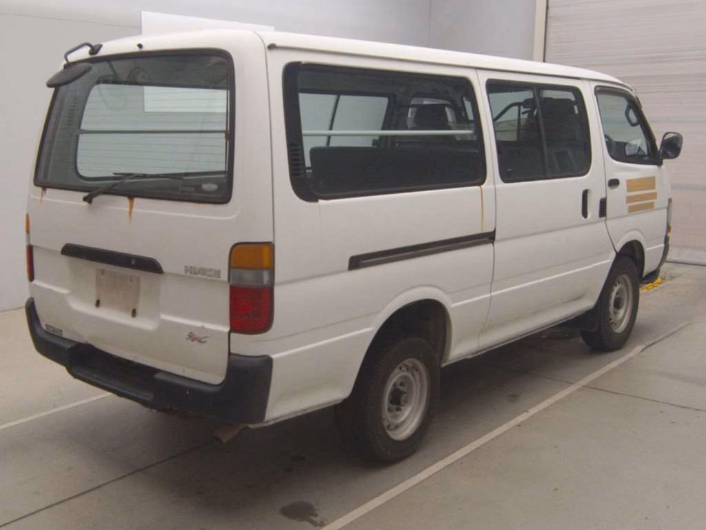 TOYOTA REGIUS ACE