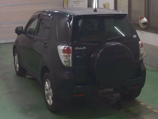 TOYOTA RUSH