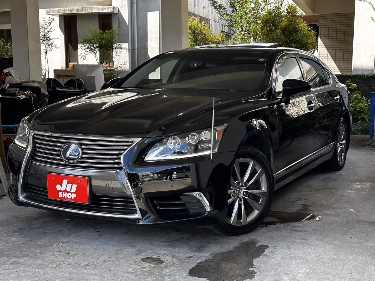 Lexus LS600h