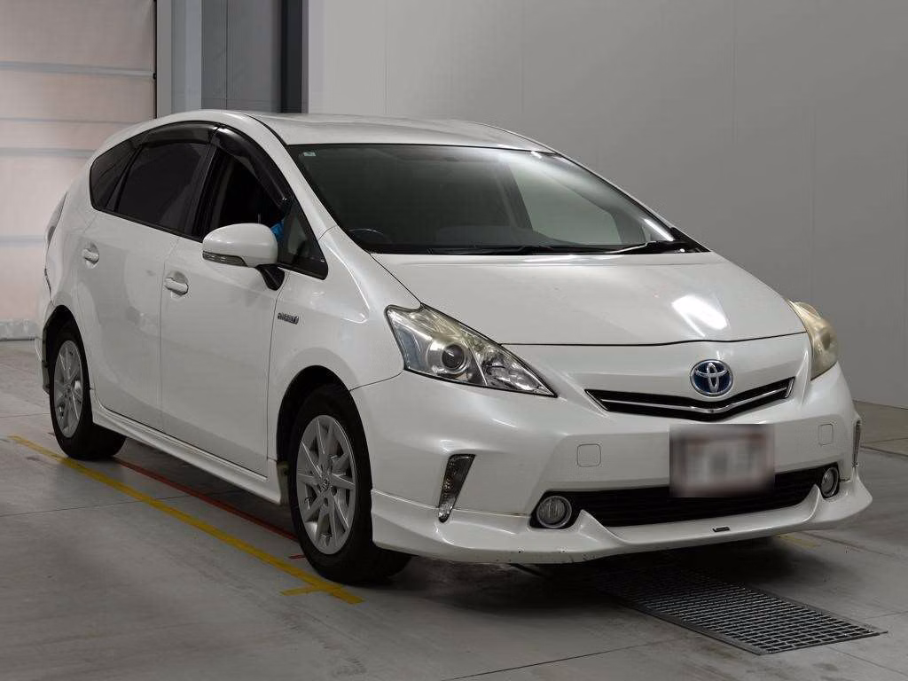 TOYOTA PRIUS ALPHA