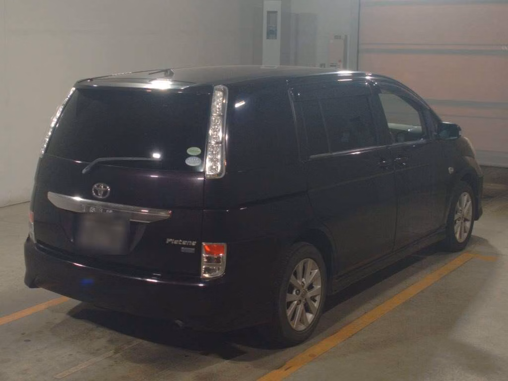 TOYOTA ISIS