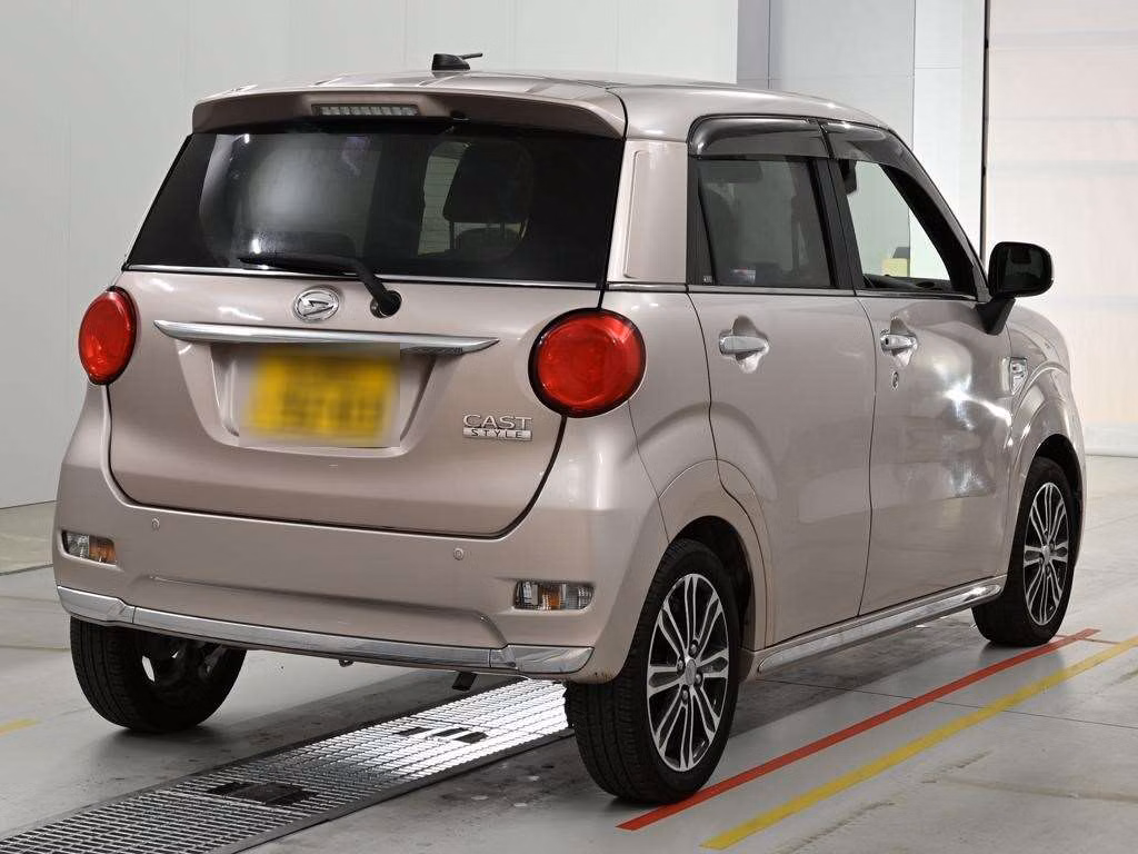 DAIHATSU CAST