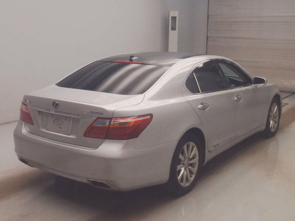 LEXUS LS600H
