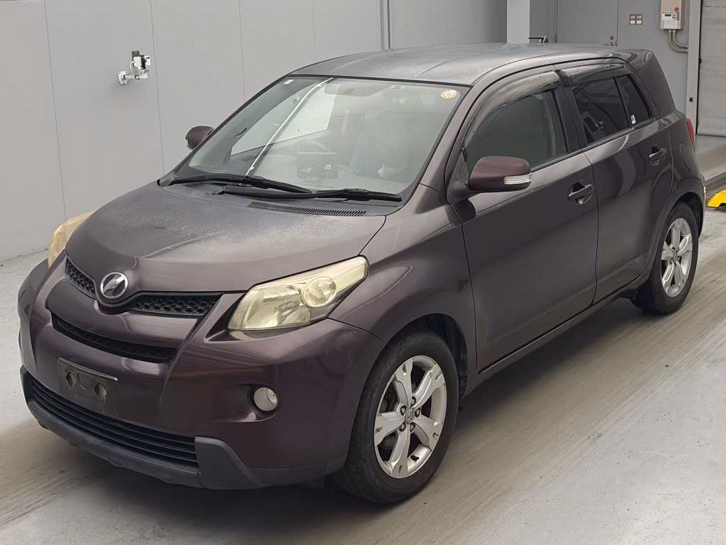 TOYOTA IST
