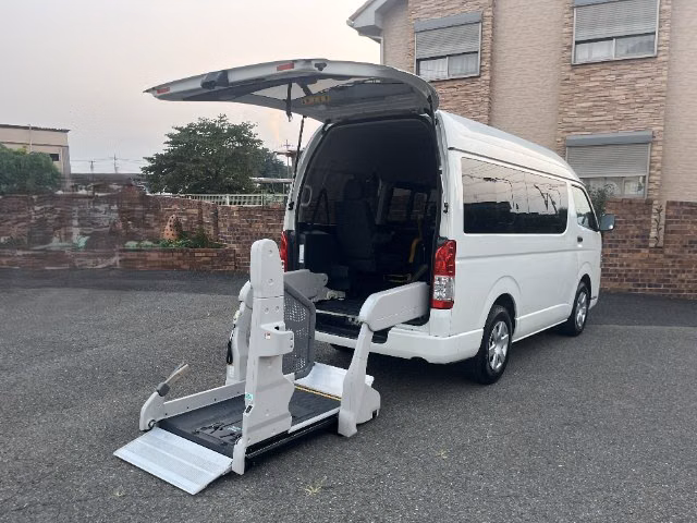 TOYOTA REGIUS ACE